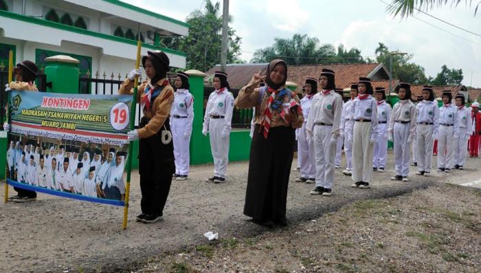 Lomba Gerak Jalan HUT RI ke-78, MTs N 5 Muaro Jambi Ukir Prestasi