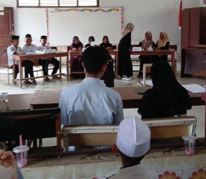 Cerdas Cermat -Peserta tampil semangat