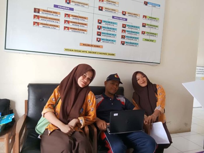 Dilla dan Alivia,  Dua Alumni Datang Bersilaturrahmi