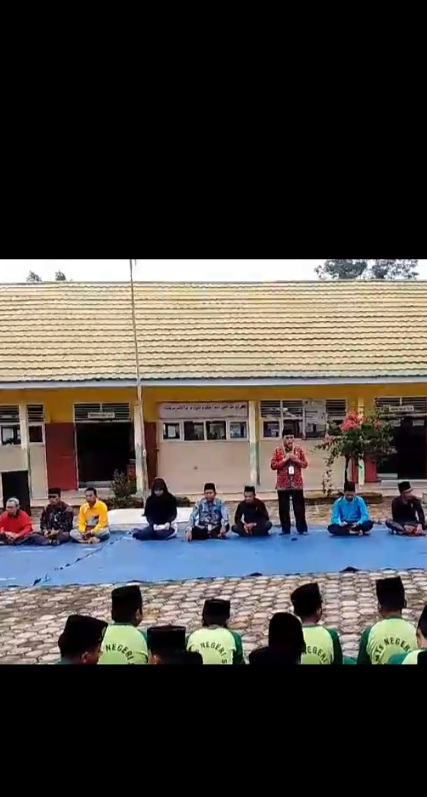 Hari Pertama Sekolah, MTs N 5 Gelar Halal Bihalal di Madrasah