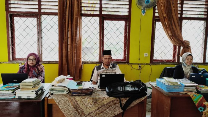 Jelang Akreditasi, Wakil Kepala MTsN 5 Ikuti Zoom Meeting Bersama BAN PDM Provinsi Jambi