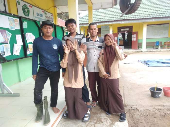 Alumni Tahun Lalu, Bersilaturrahmi Bertemu Para Guru.