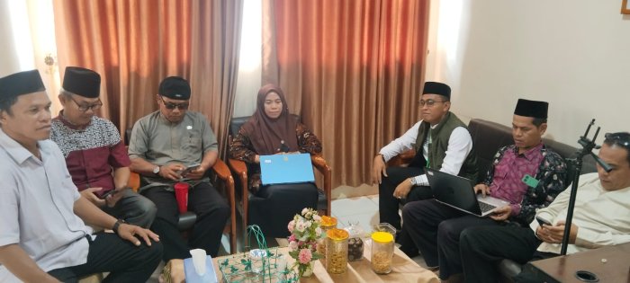 Evaluasi Program, Kepala MTsN 5 Muaro Jambi Briefing Bersama Unsur Pimpinan