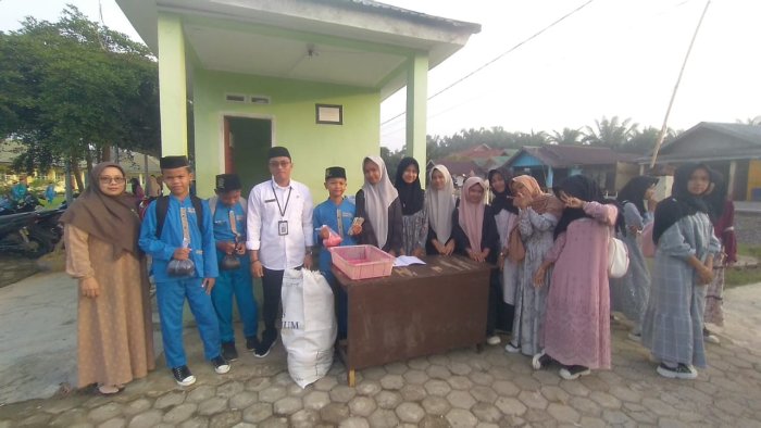 Orang Tua Siswa Meninggal Dunia, MTsN 5 Kumpulkan Sumbangan Bersama