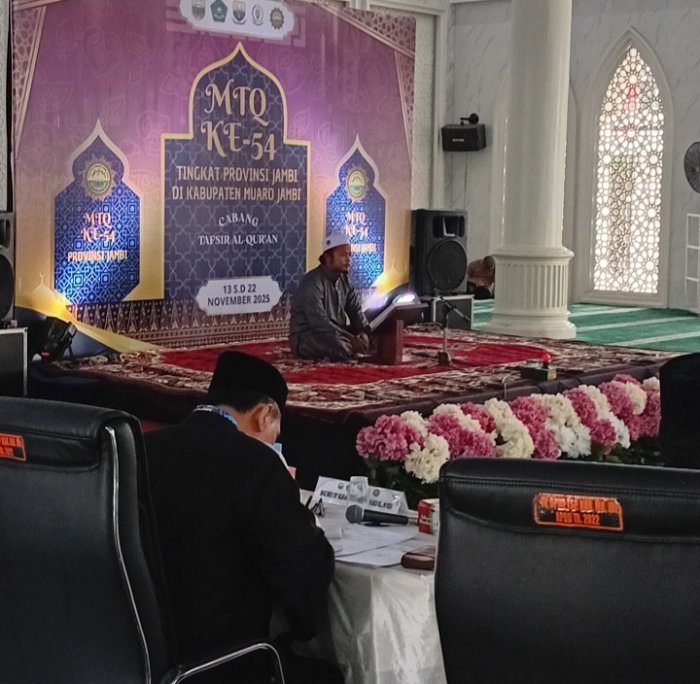 MTQ, Guru MTsN 5 Dampingi Peserta Tafsir al-Quran Golongan Bahasa Indonesia.