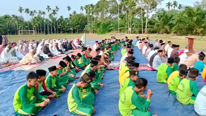 Kemarau Masih Berlangsung, MTsN 5 Ikut Sholat Istisqo Bersama Pemdes Betung Kemarau Masih Berlangsung, MTsN 5 Ikut Sholat Istisqo Bersama Pemdes Betung