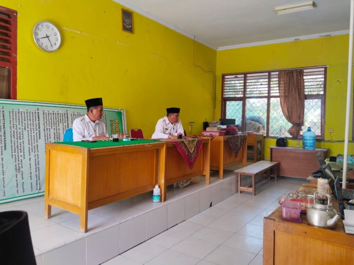 Briefing Bagian TU, Tingkatkan Pelayanan Yang Menyenangkan dan Bermutu