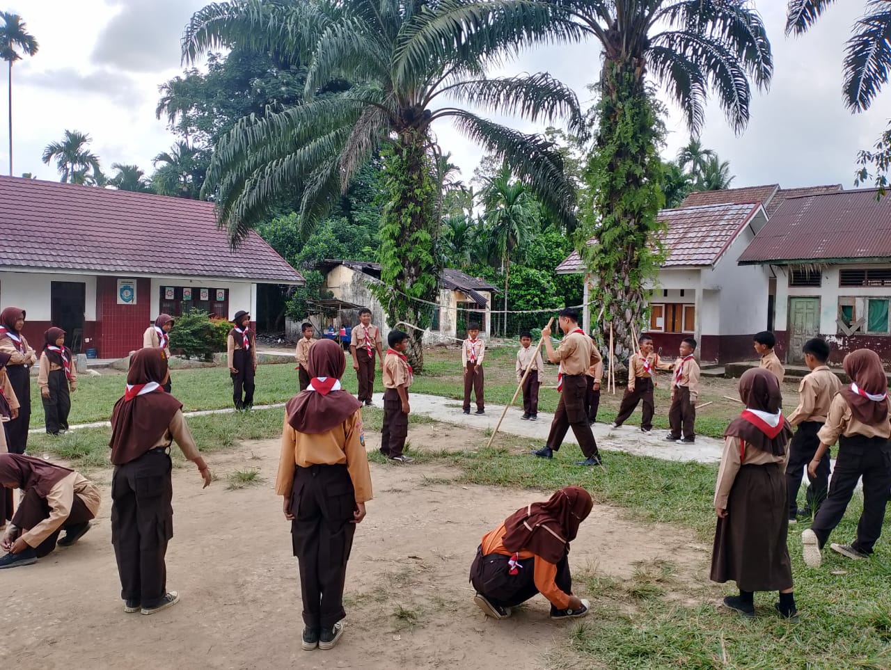 Safari Pramuka ke Sekolah Dasar, MTs Negeri 5 Muaro Jambi Gelar Latihan Bersama.