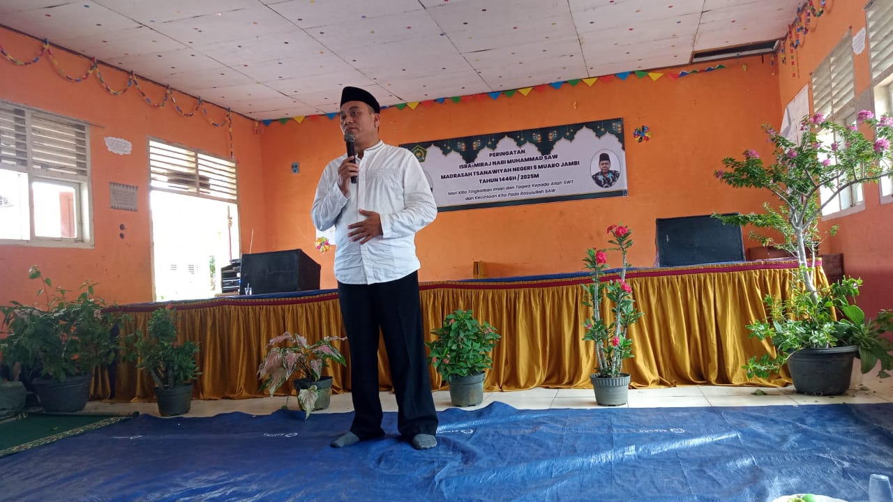 Hari Jumat, MTs N 5 Muaro Jambi Gelar Peringatan Isra Miraj