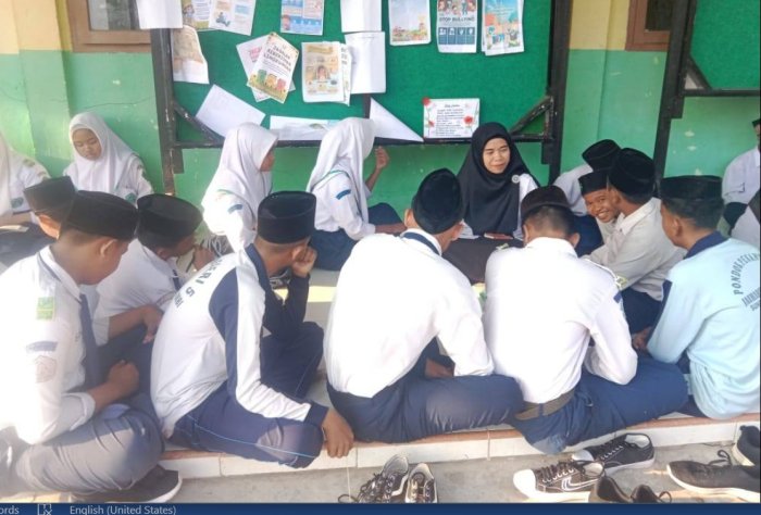 Atinasari, Siswa Hebat No Ngebul, Siswi Hebat No Dempul.