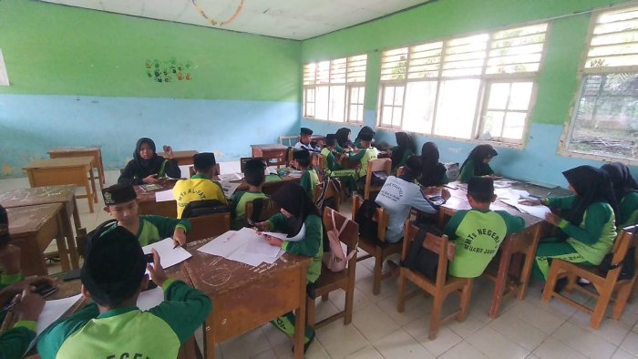 Diskusi, Semua Siswa-Siswi Berpartisipasi