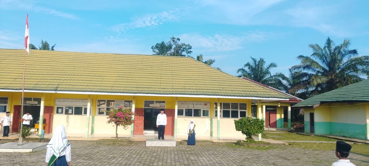 Upacara Harkitnas Penuh Semangat,  Bangkit Bersama Wujudkan Indonesia Kuat.