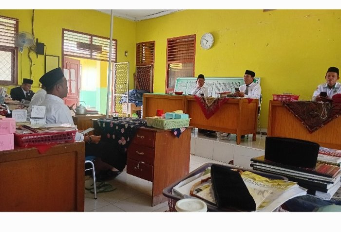 HGN, MTsN 5 Utus 10 Guru Hadiri Hari Puncak.