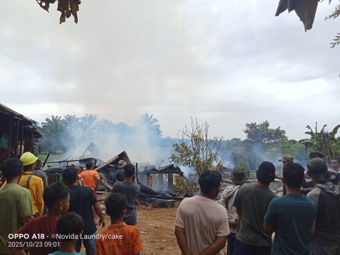 MTsN 5 Berduka, si Jago Merah Lalap Rumah 3 Siswa