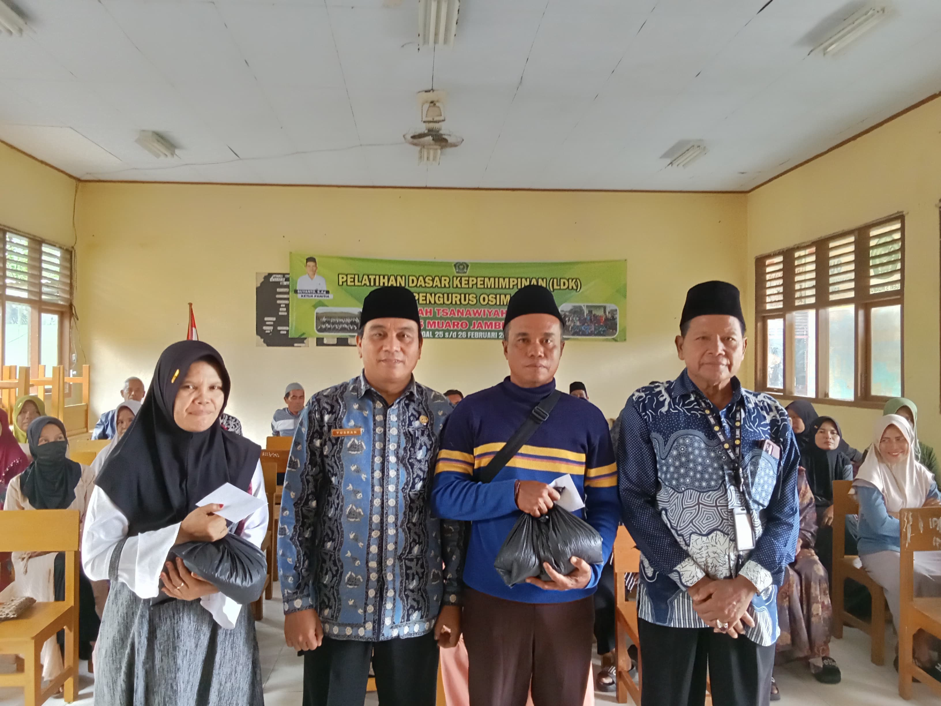 Ramadhan Berkah, MTs N 5 Salurkan Zakat Fitrah