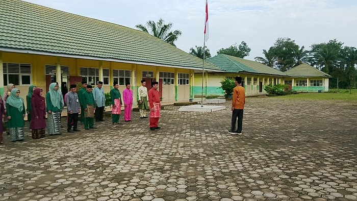 Peringati HUT Jambi, MTsN 5 Gelar Upacara