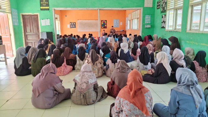 Kegiatan Ramadhan, MTsN 5 Muaro Jambi Undang Ustadz Erman Sampaikan Materi