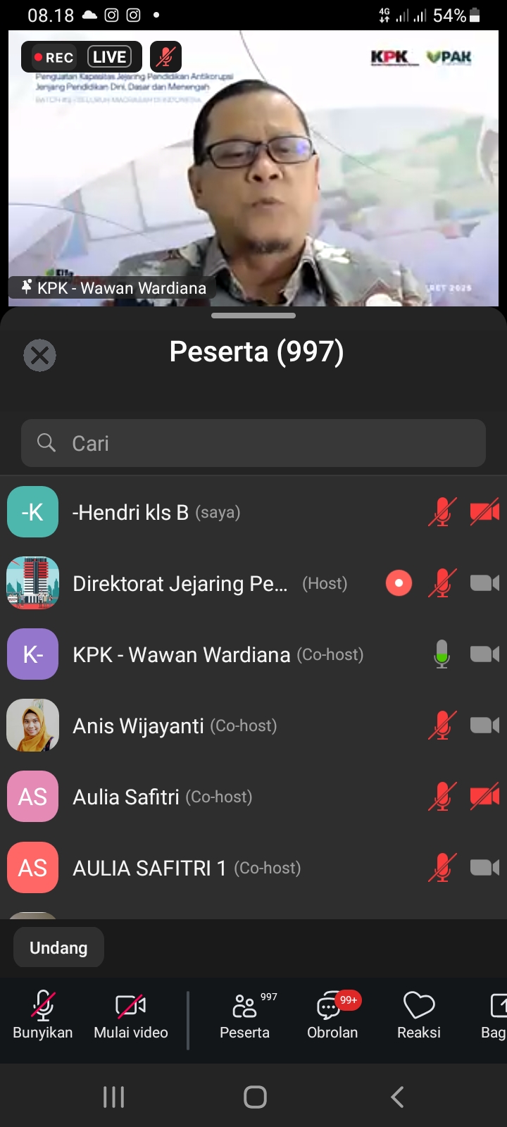 Spirit Membangun Negeri, Kepala MTs N 5 Muaro Jambi dan Guru Ikuti Webinar Implementasi Pendidikan Anti Korupsi.