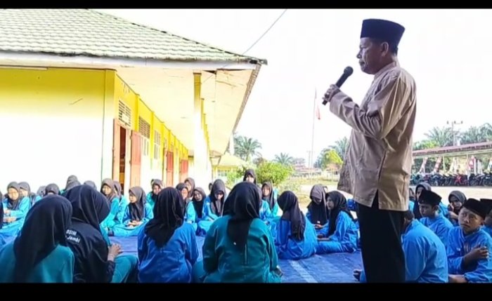 Yasinan Rutin, Ibrahim,S.Pd.I Sampaikan Keutamaan Surat Yasin  ( Part 4 - Keutamaan Membaca  )