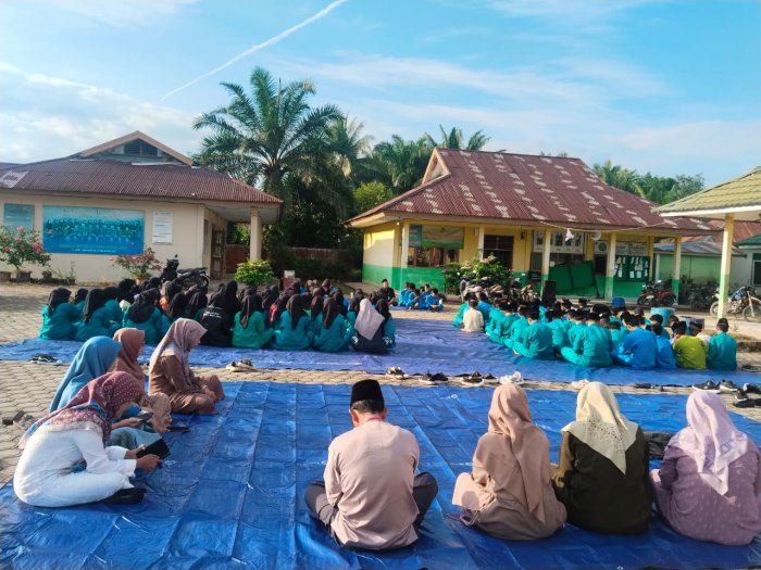 Yasinan Bersama, Kirim Doa Untuk Almarhum Ayah Tisa