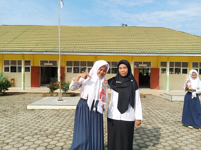 Juara 1 Lomba Puisi, Ayu Siap Berkompetisi di FASI Tingkat Provinsi.