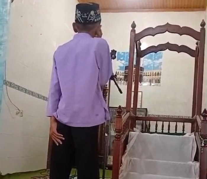 Fadhil Siswa Kelas 7, Pelantun Azan Syahdu nan Menyentuh.