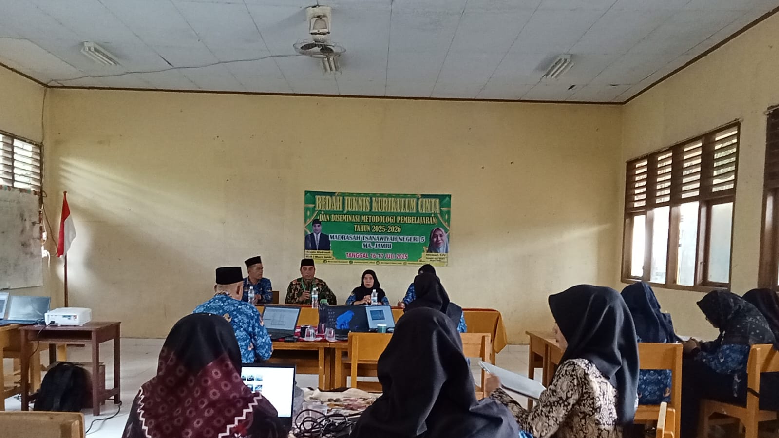 Sambut Kurikulum Cinta, MTs N 5 Muaro Jambi Gelar Bedah Juknis Selama 2 Hari