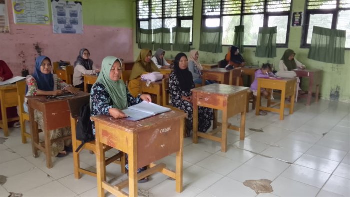 Raport Bulanan, Orang Tua Siswa Kelas IX Penuhi Undangan