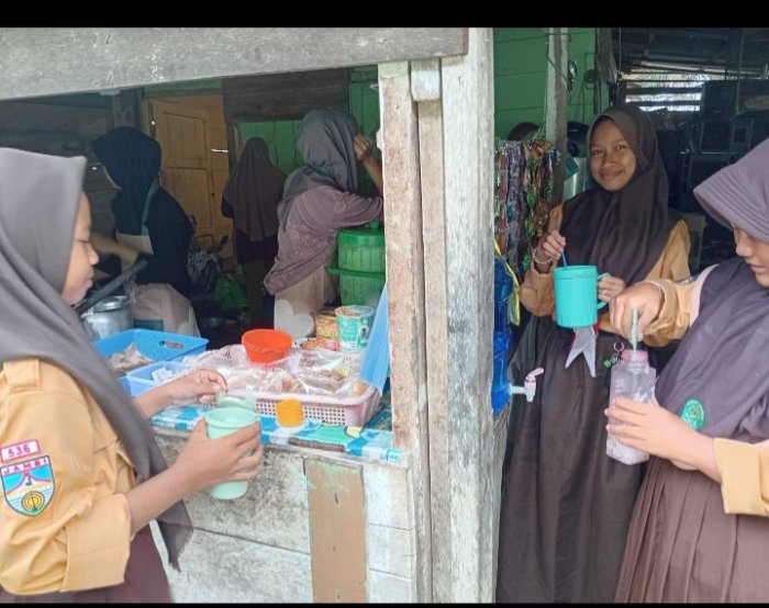 Mengurangi Sampah, Siswa-Siswi Bawa Gelas Dari Rumah