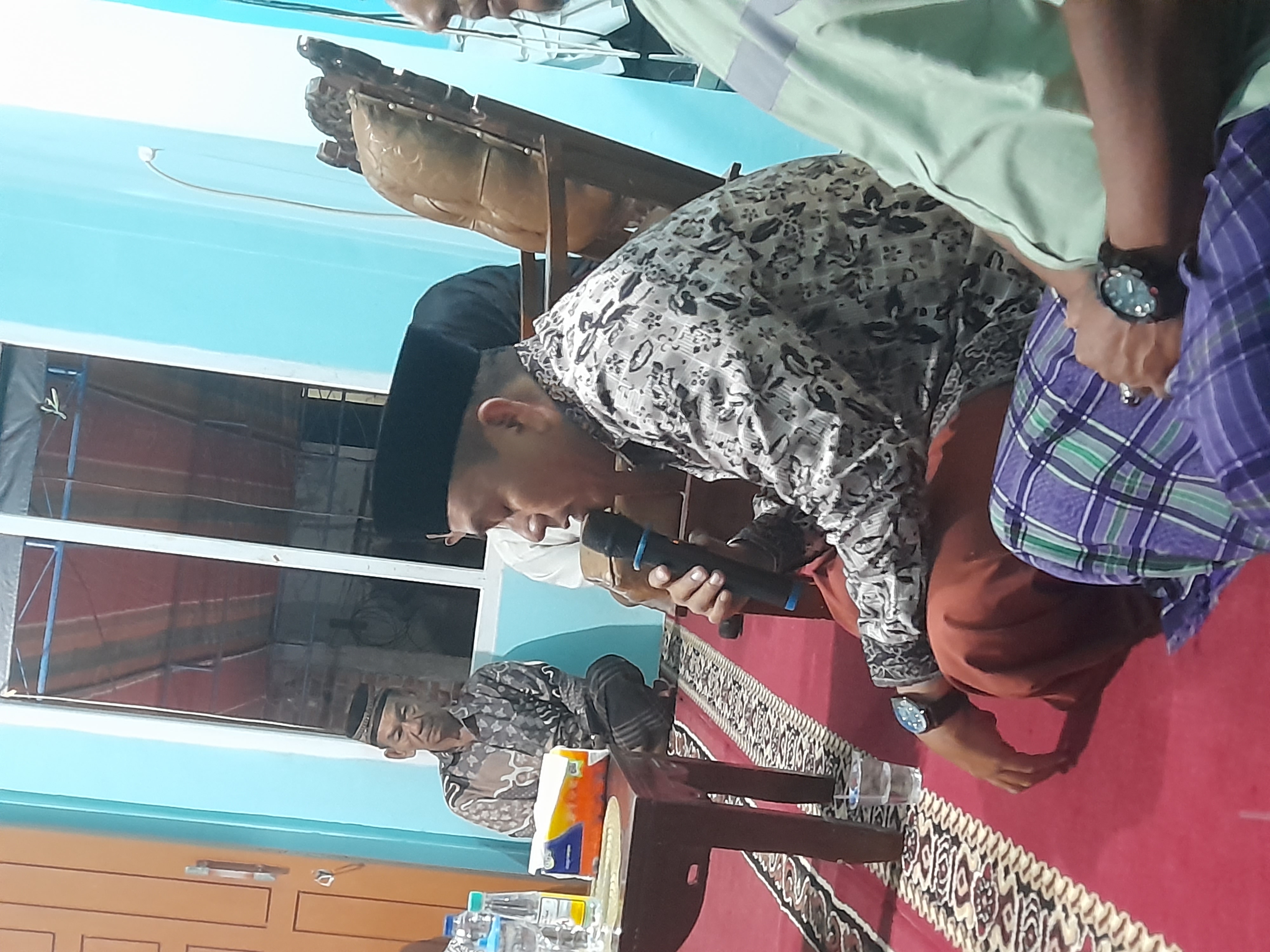 Isra Miraj, Kepala MTs N 5 Muaro Jambi Hadir Bersama Warga Setempat.