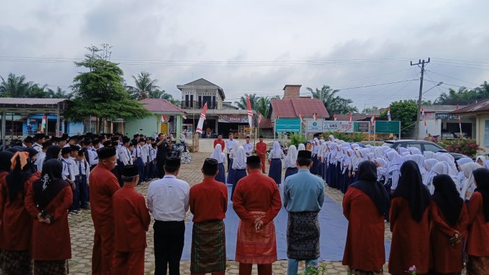 PKKM MTsN 5, Menuju Madrasah Hebat Bermartabat ( Part 6 - Penyambutan Denga Seloko Adat )