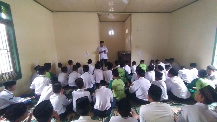 Zuhur Berjamaah, Pembina Osim Sampaikan Tausiyah