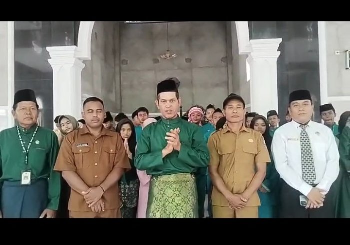 HUT Muaro Jambi, MTsN 5 Gelar Bakti Sosial ke Desa Mekar Sari