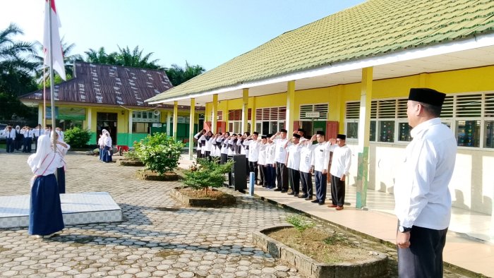 Upacara Bendera, Kepala Madrasah Jadi Pembina.