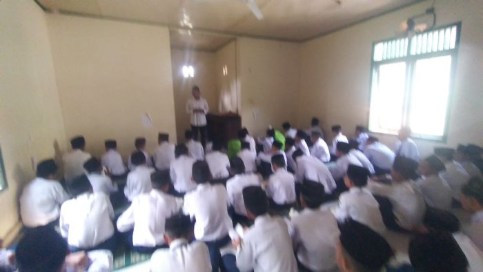 Zuhur Berjamaah, Ikhtiar Menumbuhkan Karakter Taat Ibadah