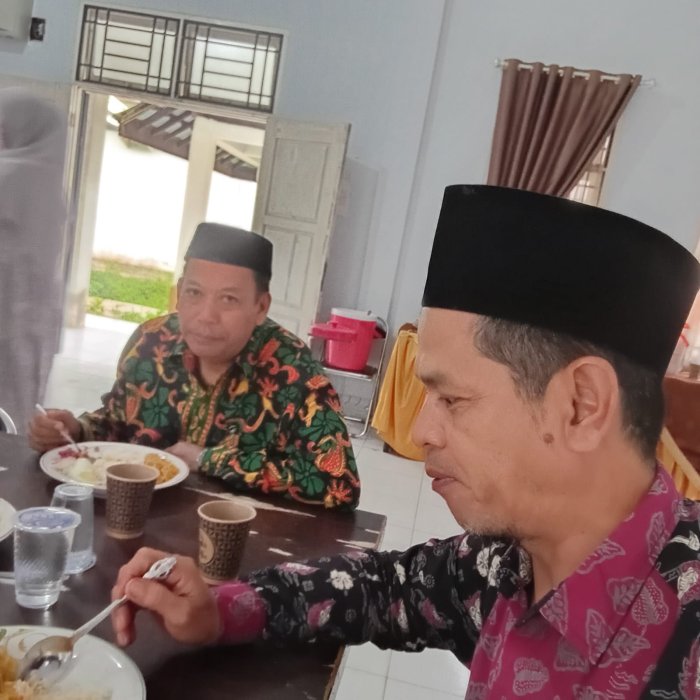 TC Kafilah, Guru MTsN 5 Diskusi Dengan Dr.HM. Djuddah.